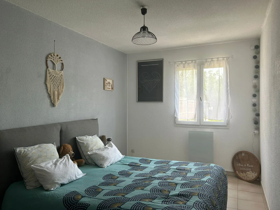 Première chambre, lumineuse